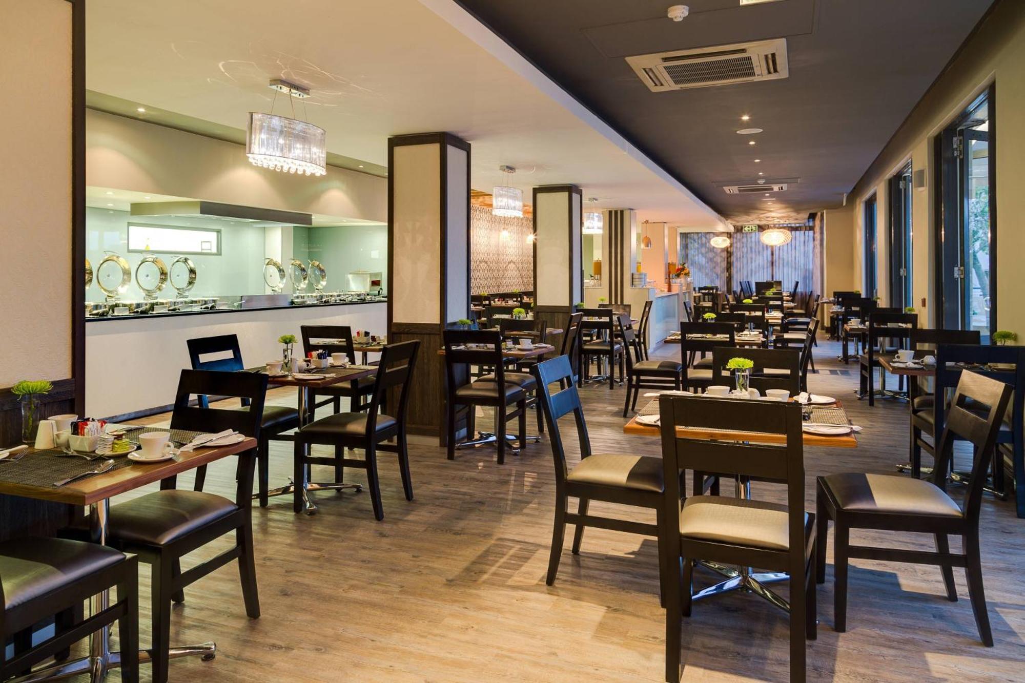 Protea Hotel By Marriott Cape Town Waterfront Breakwater Lodge Екстериор снимка