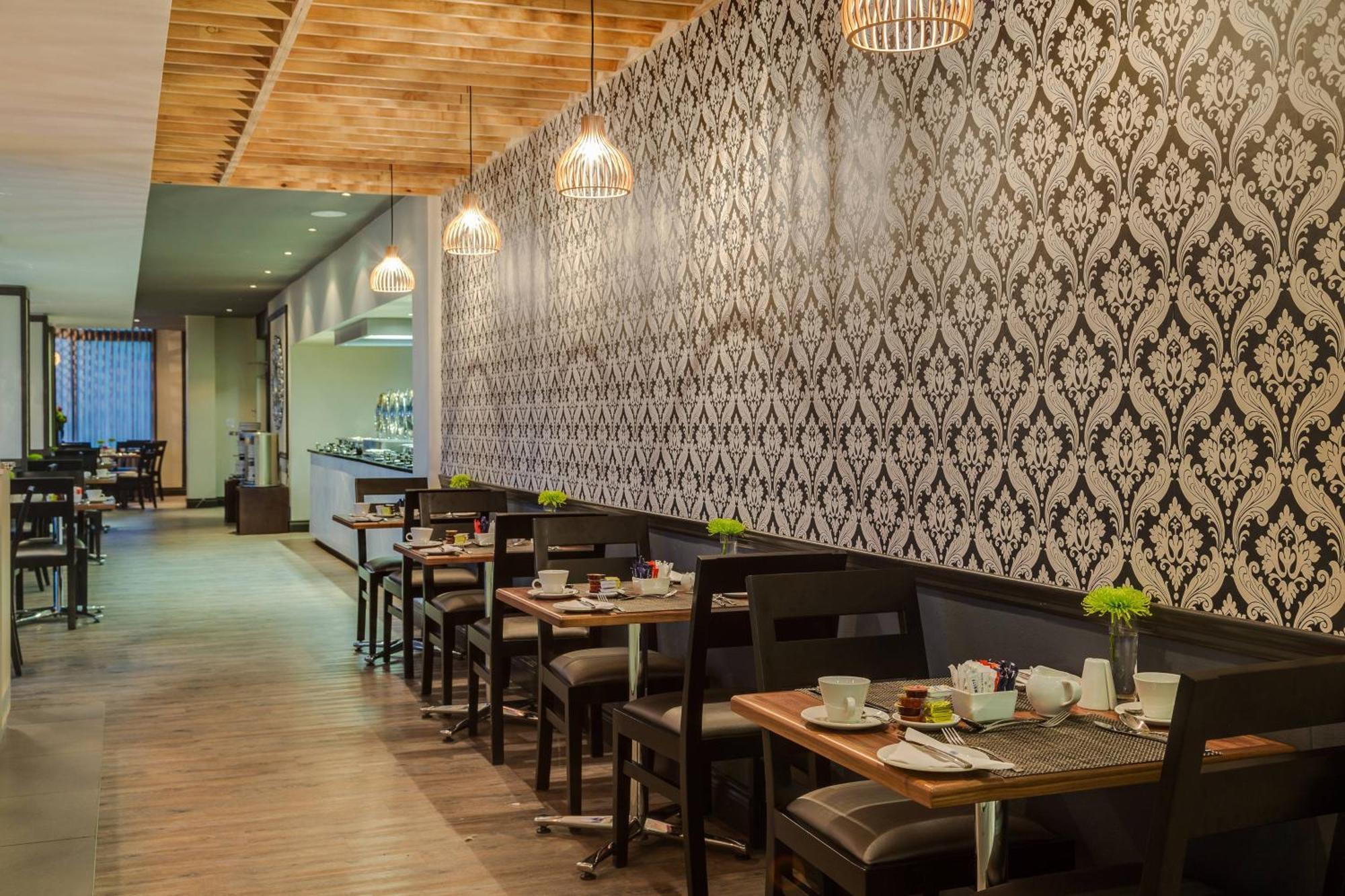 Protea Hotel By Marriott Cape Town Waterfront Breakwater Lodge Екстериор снимка