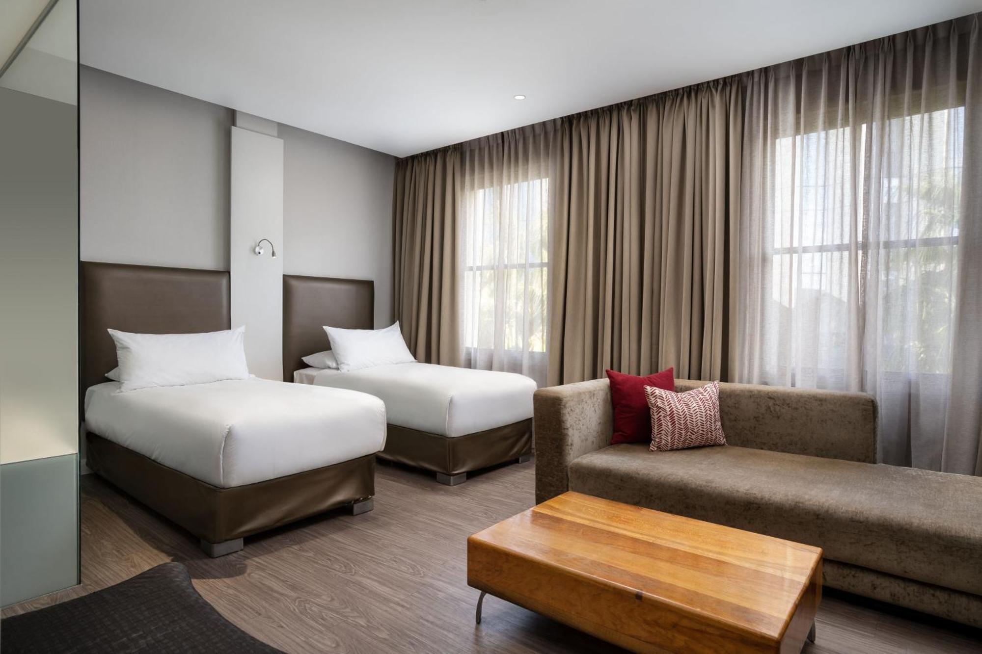 Protea Hotel By Marriott Cape Town Waterfront Breakwater Lodge Екстериор снимка