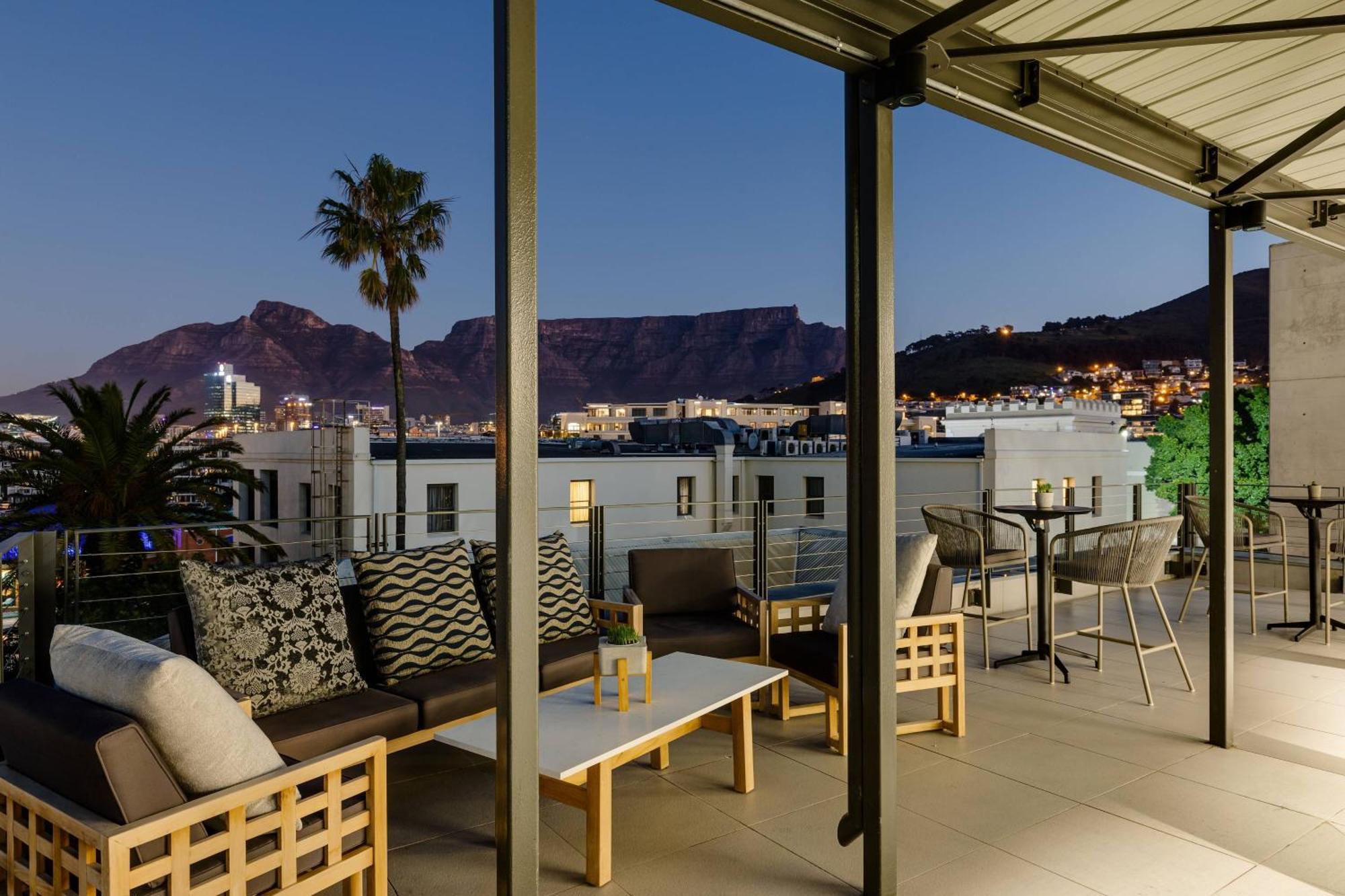 Protea Hotel By Marriott Cape Town Waterfront Breakwater Lodge Екстериор снимка