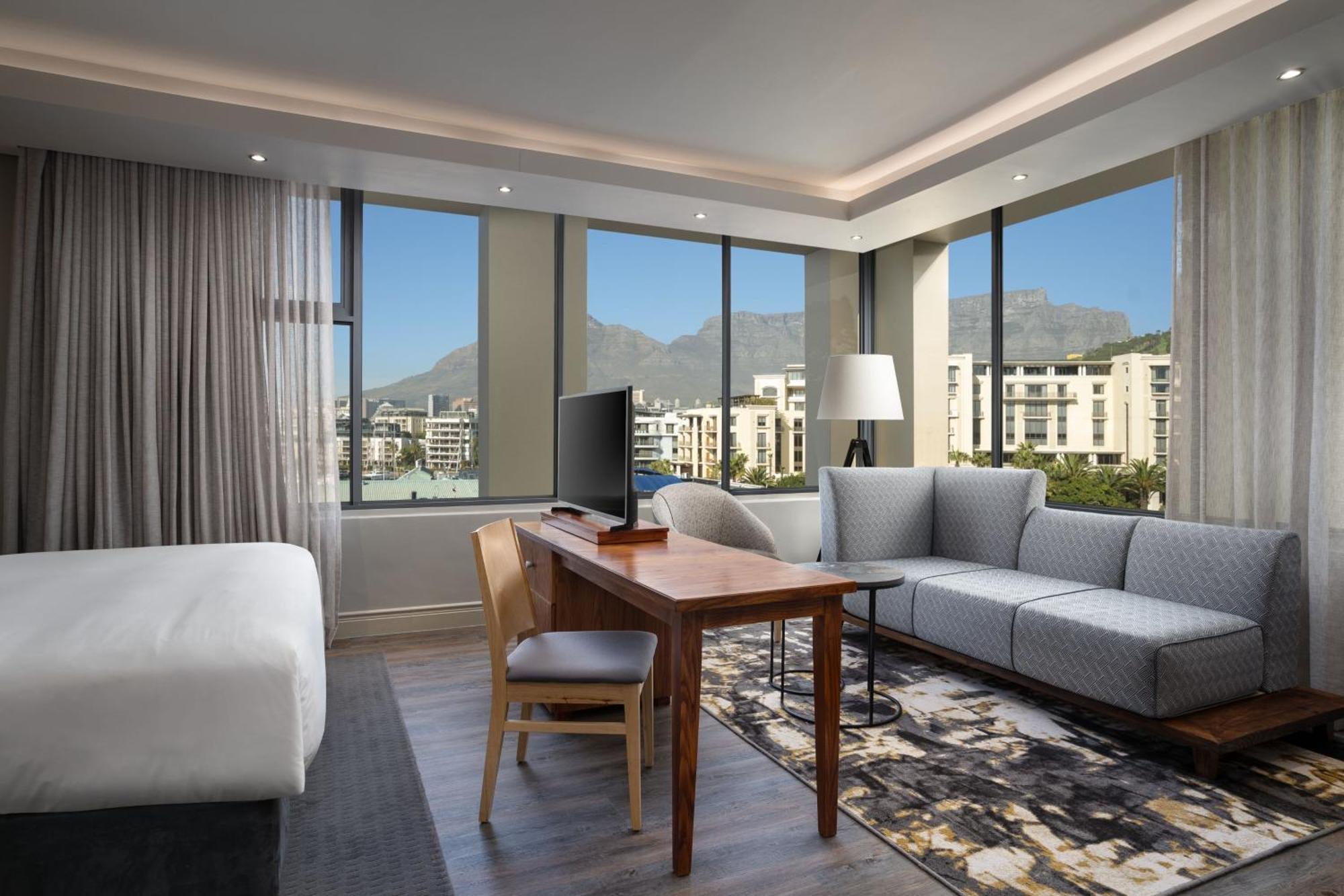 Protea Hotel By Marriott Cape Town Waterfront Breakwater Lodge Екстериор снимка