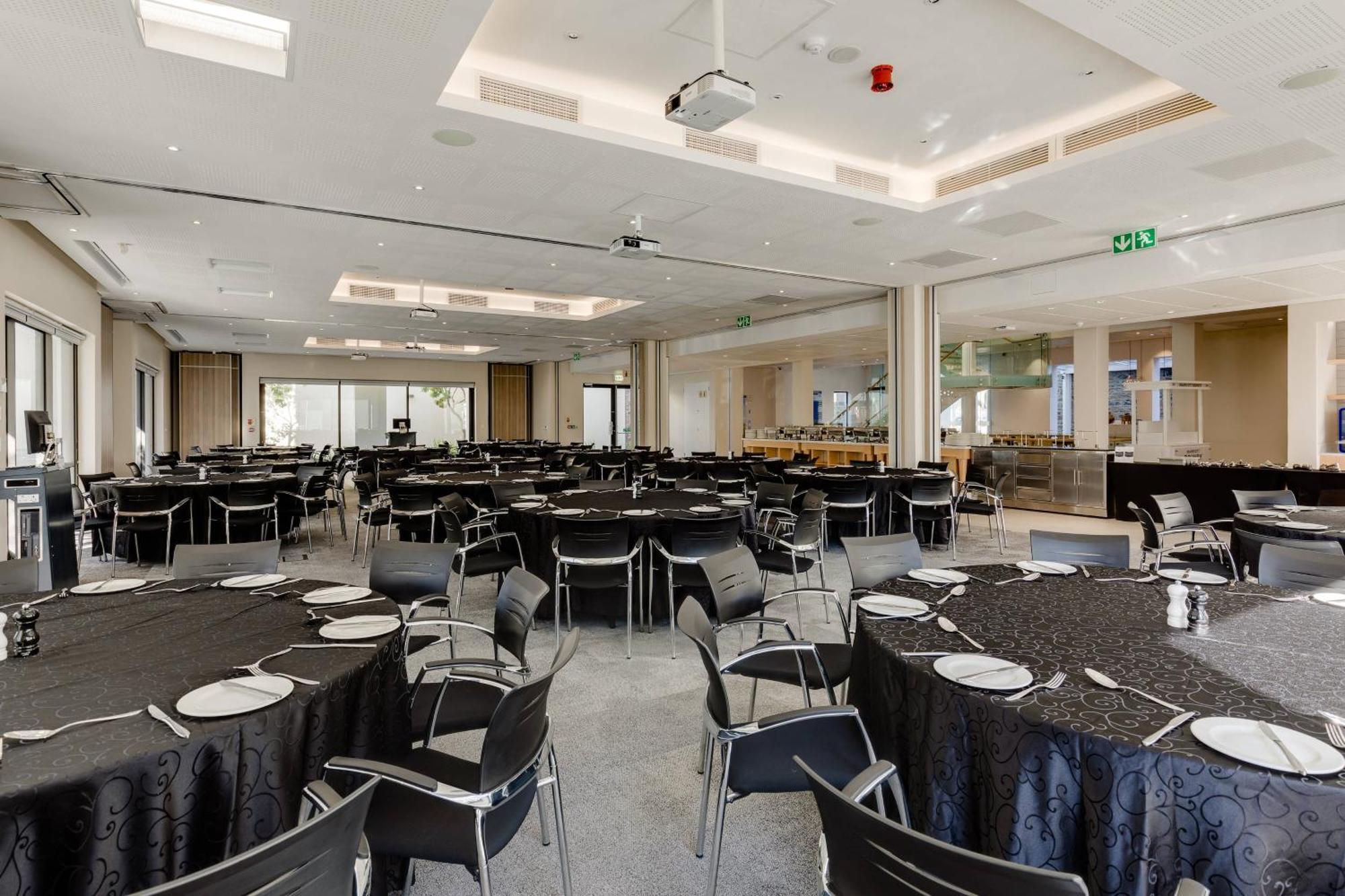 Protea Hotel By Marriott Cape Town Waterfront Breakwater Lodge Екстериор снимка