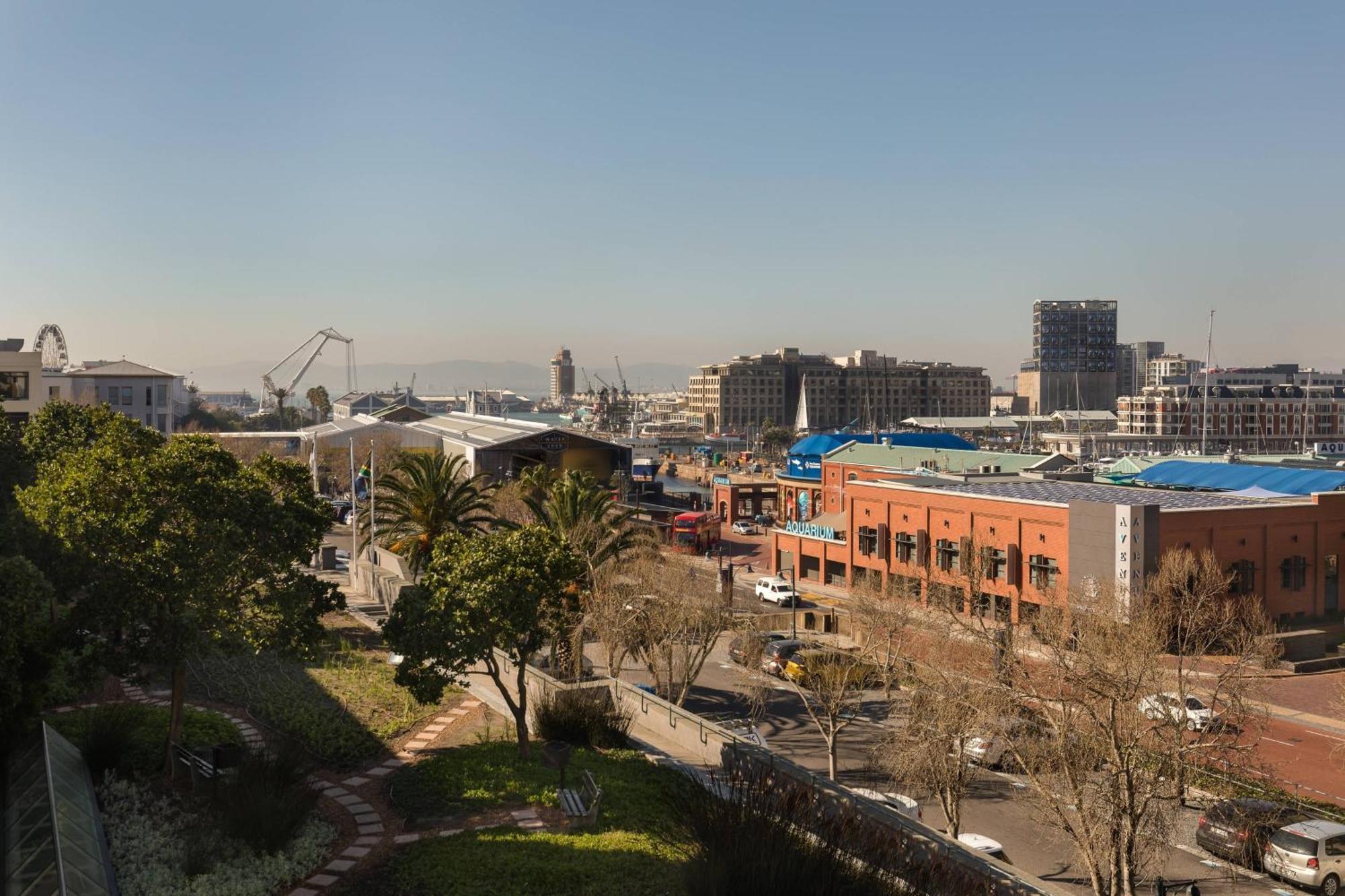 Protea Hotel By Marriott Cape Town Waterfront Breakwater Lodge Екстериор снимка