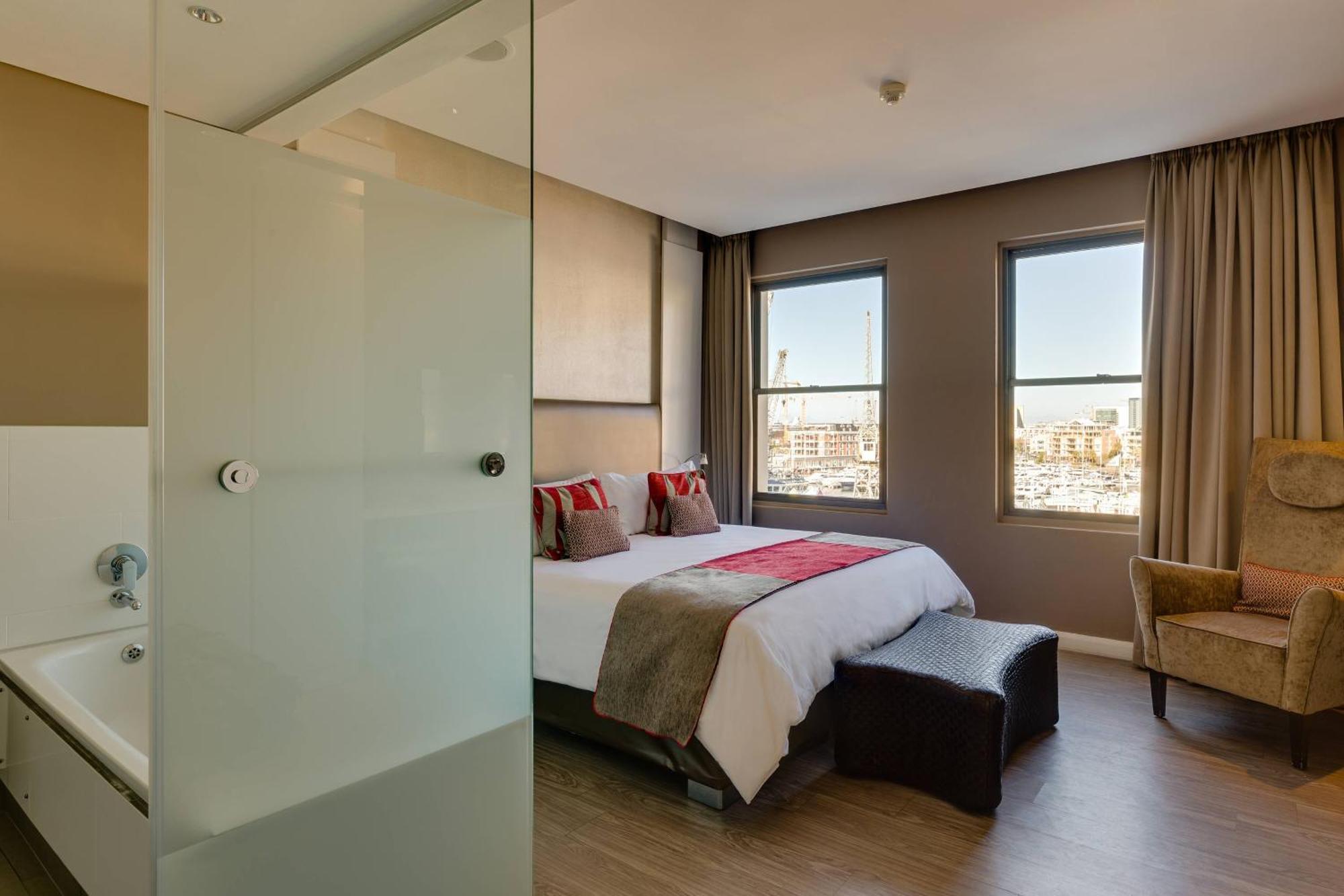 Protea Hotel By Marriott Cape Town Waterfront Breakwater Lodge Екстериор снимка