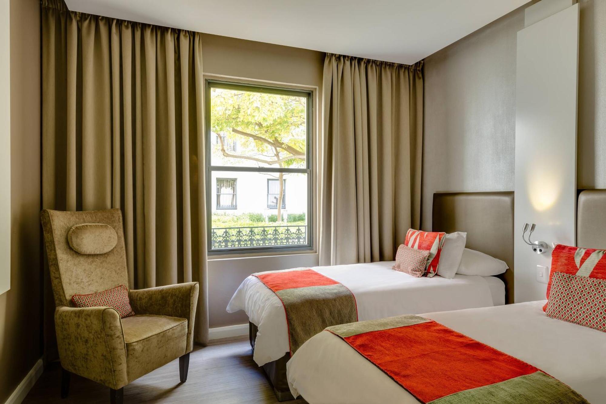 Protea Hotel By Marriott Cape Town Waterfront Breakwater Lodge Екстериор снимка